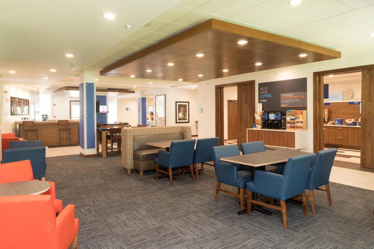 Holiday Inn Express & Suites - Michigan City By Ihg Exteriör bild