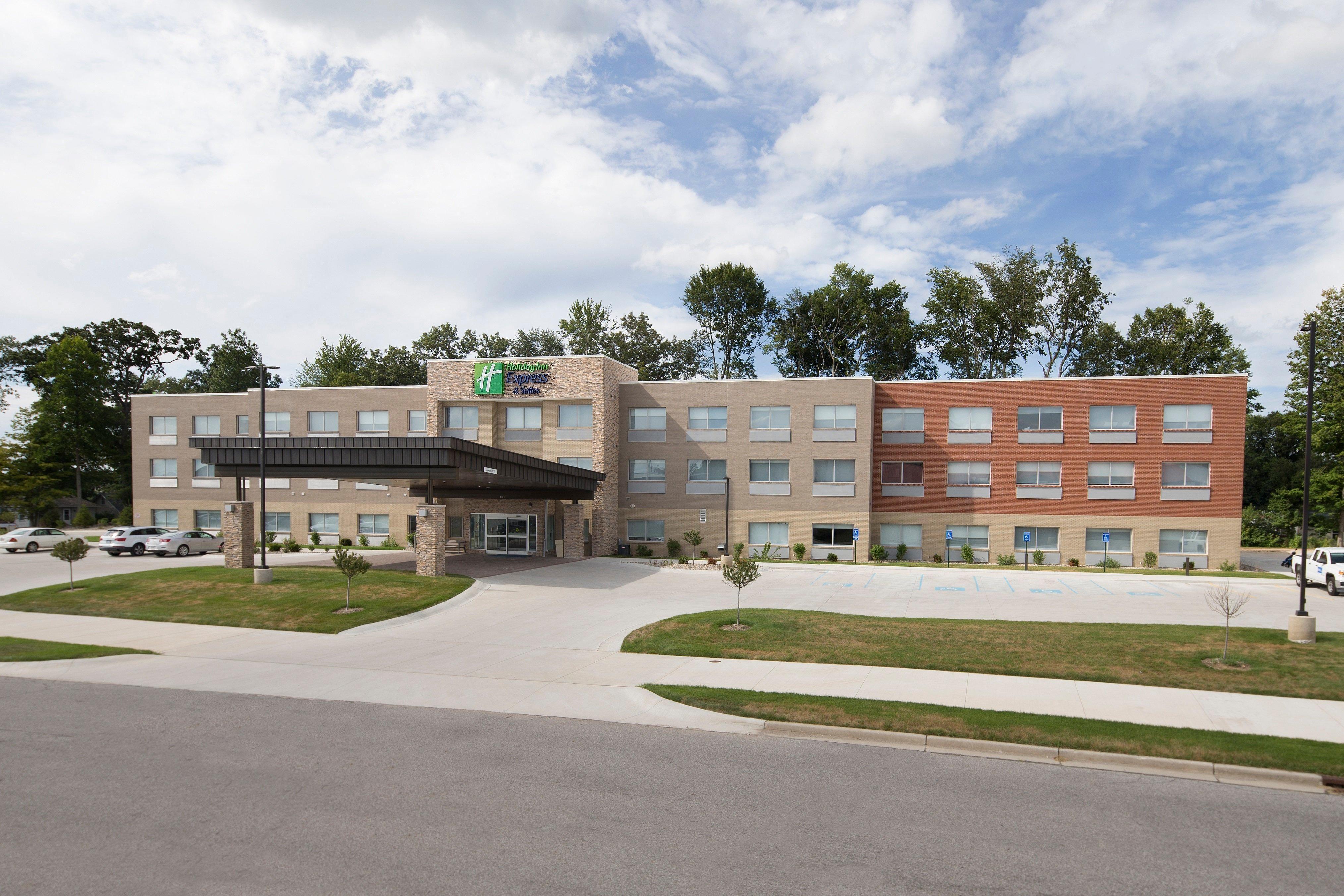 Holiday Inn Express & Suites - Michigan City By Ihg Exteriör bild