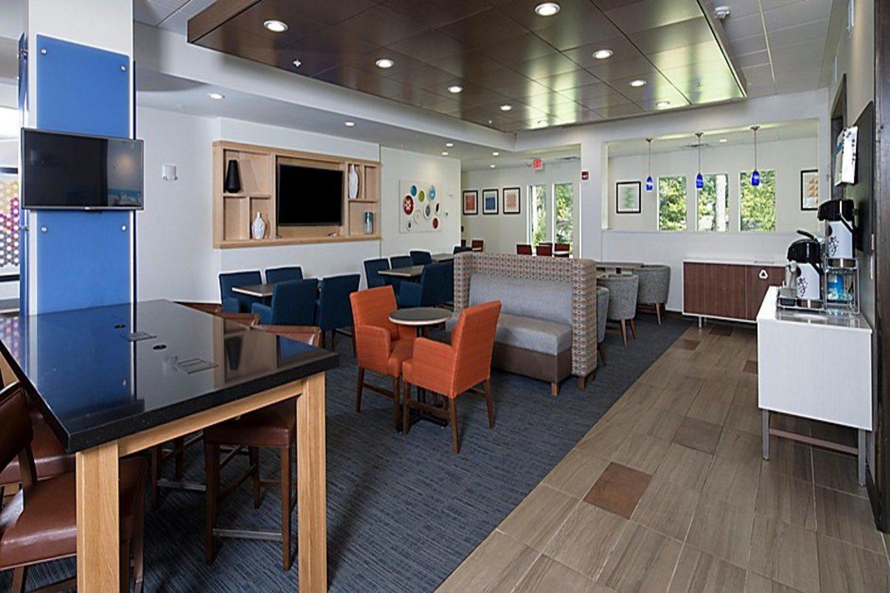 Holiday Inn Express & Suites - Michigan City By Ihg Exteriör bild